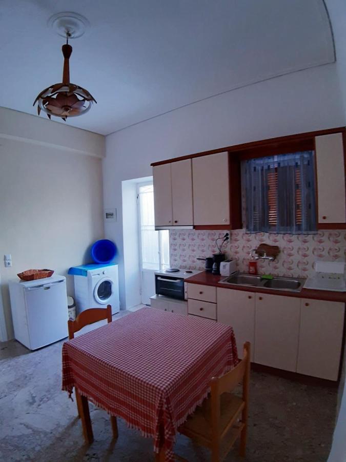 Traditional House Alepis In Areopolis Exterior photo