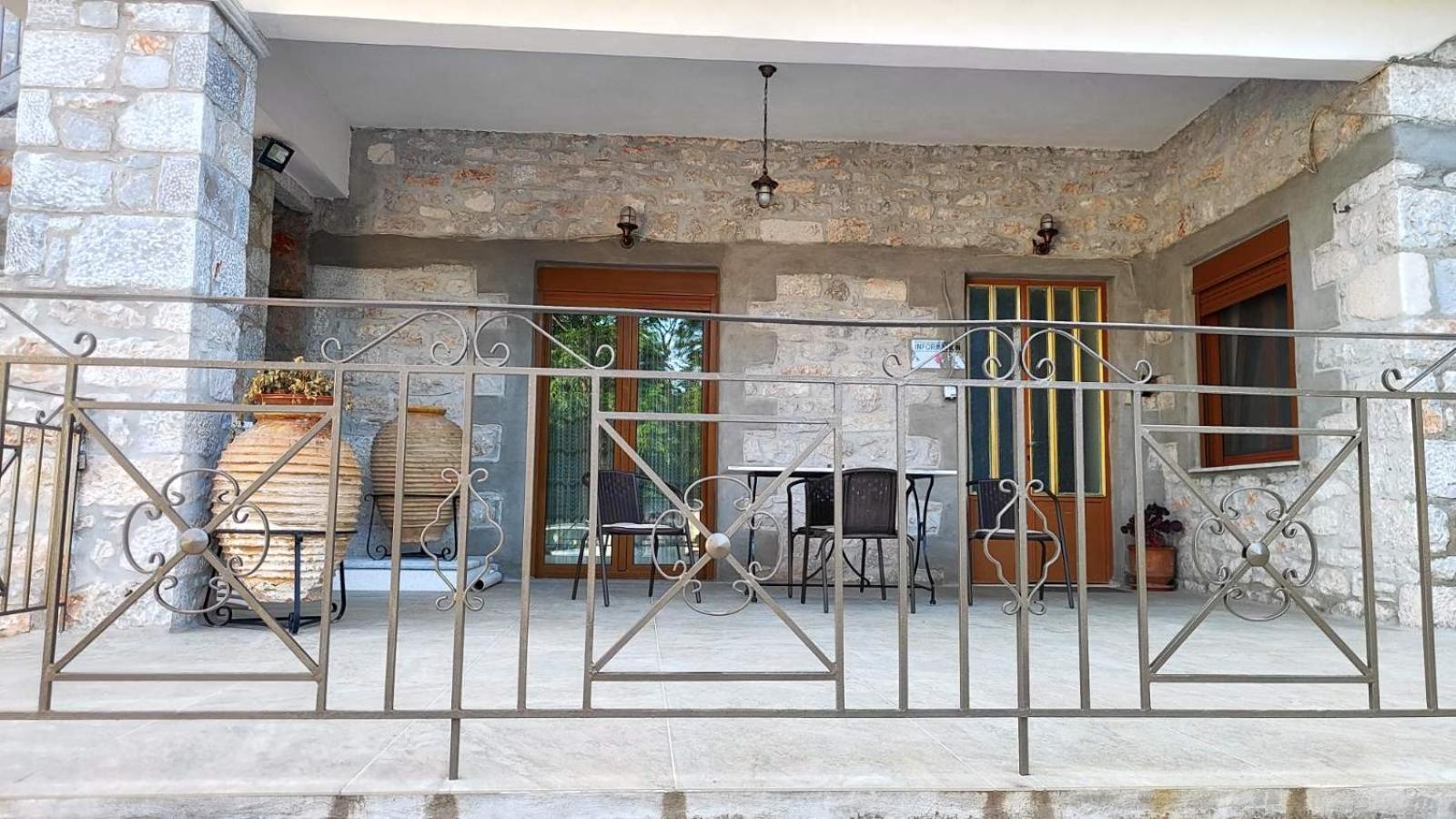 Traditional House Alepis In Areopolis Exterior photo